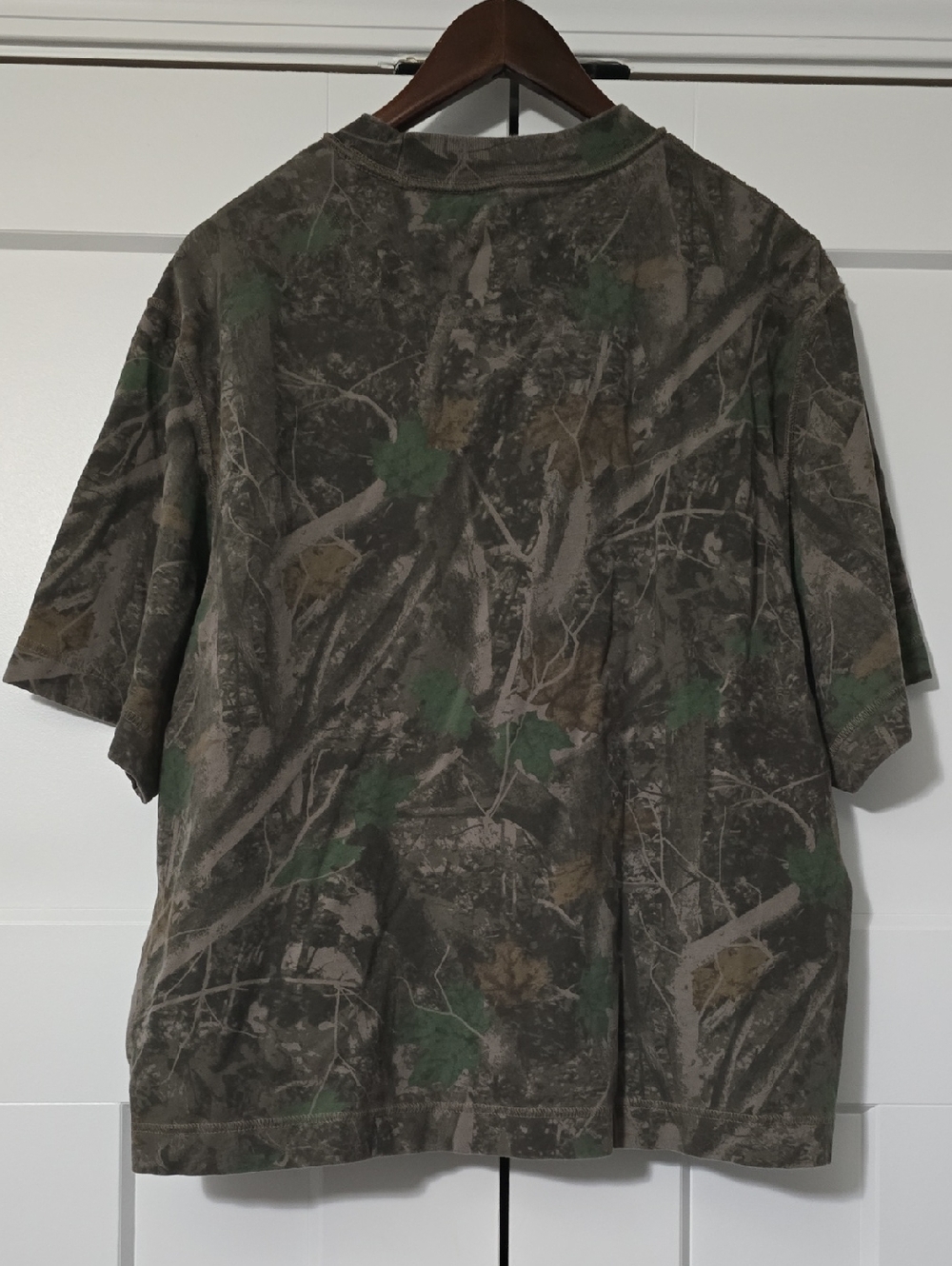 Abercrombie & Fitch Green and Brown Camouflage Cropped Short-Sleeve Tee - Picture 3 of 3